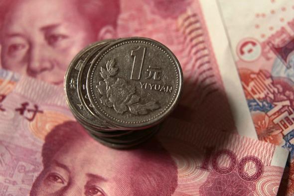 China responde a aranceles de Trump; devalúa el yuan a su nivel más bajo en 10 años