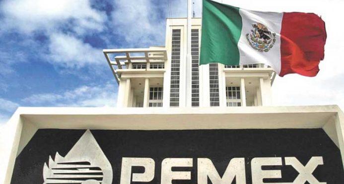 Fitch cambia perspectiva de Pemex a negativa