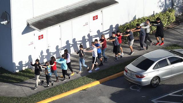 Masacre en Florida se ha politizado, acusa la Asociación Nacional del Rifle