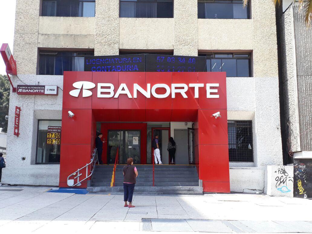 Accionistas de Banorte votaron contra compra de Interacciones