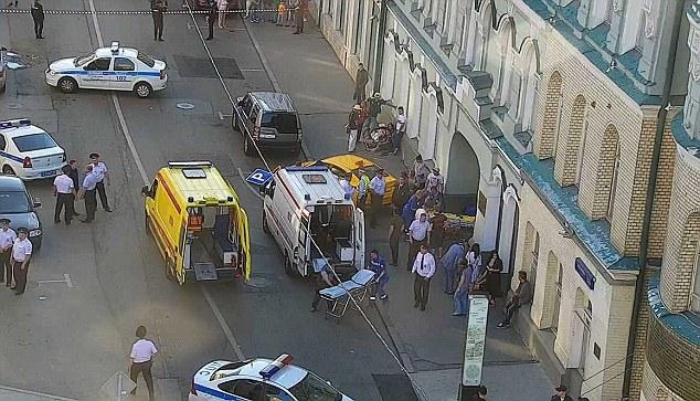 Taxi atropella a aficionados de Rusia; hay tres mexicanos heridos