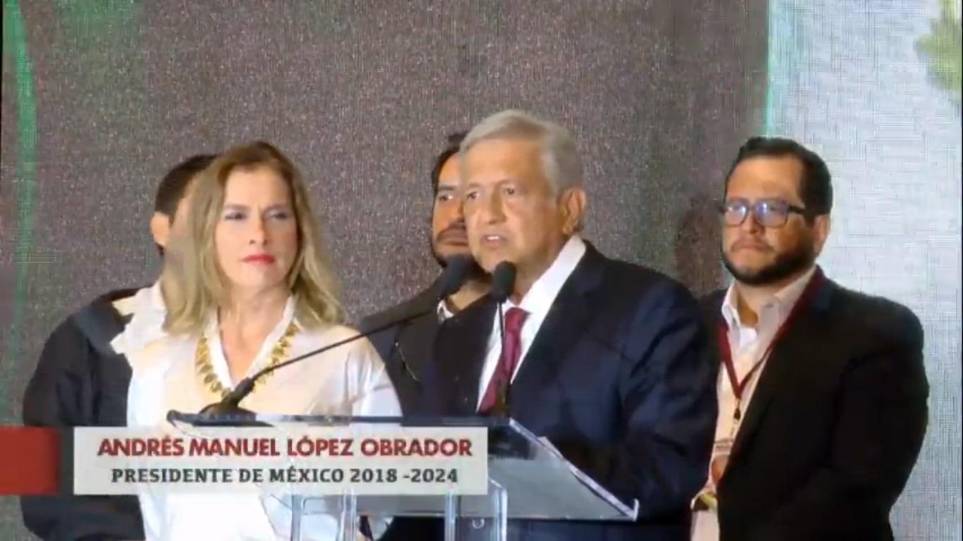 López Obrador dice que ganará 108,000 al mes