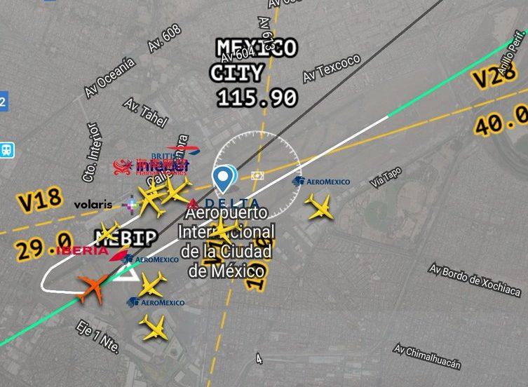 Avión de Iberia aterriza de emergencia en el AICM