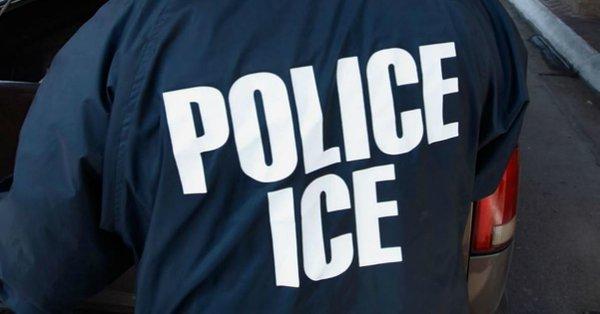 Arrestan a más de 150 inmigrantes en fábrica de Texas
