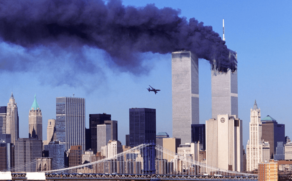 Trump honra a víctimas el 9/11 a 17 años