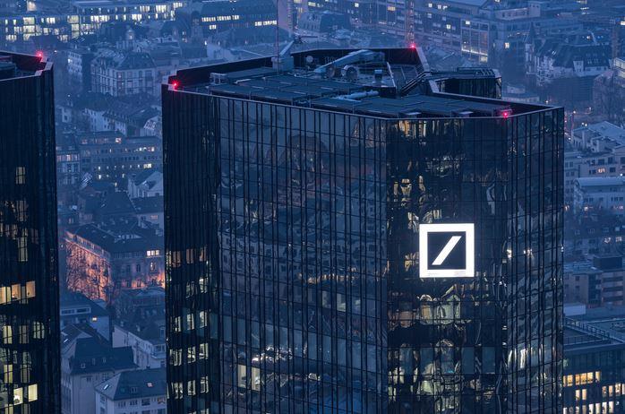 Deutsche Bank busca suspender la venta de filiales a Accendo Banco, recuperación, economía