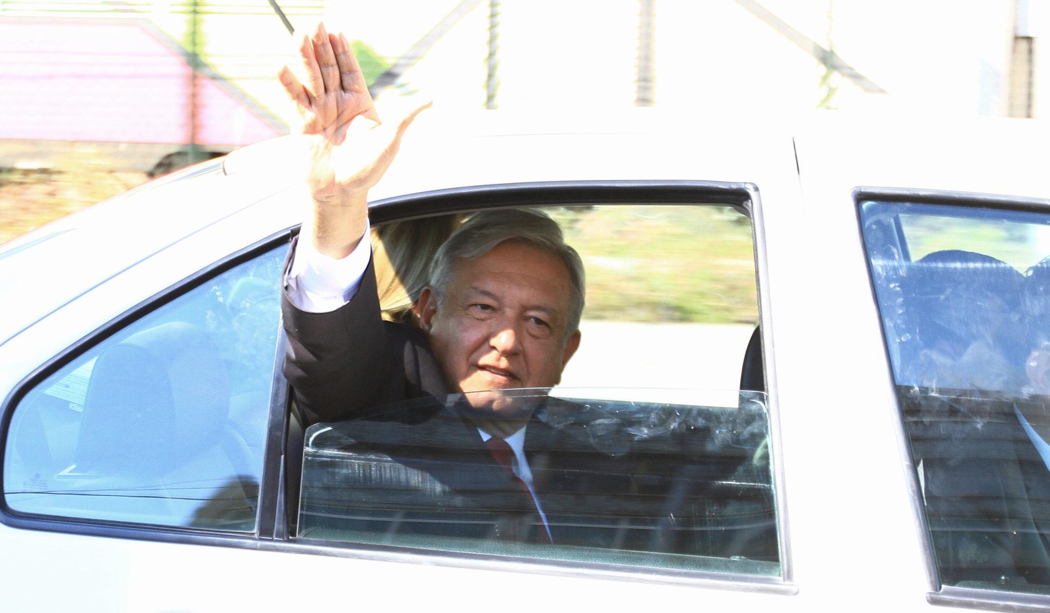 López Obrador se retira de San Lázaro; se dirige a Palacio Nacional, AMLO