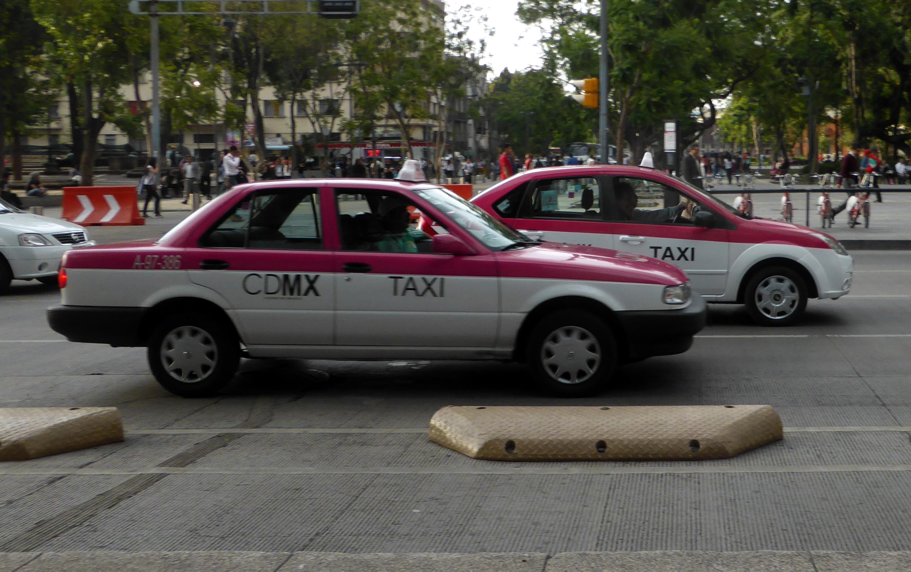 Comienza a disiparse protesta de taxistas en CDMX, créditos