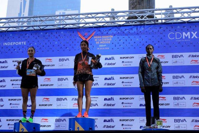 Mayra Sánchez triunfa en el medio maratón de la CDMX