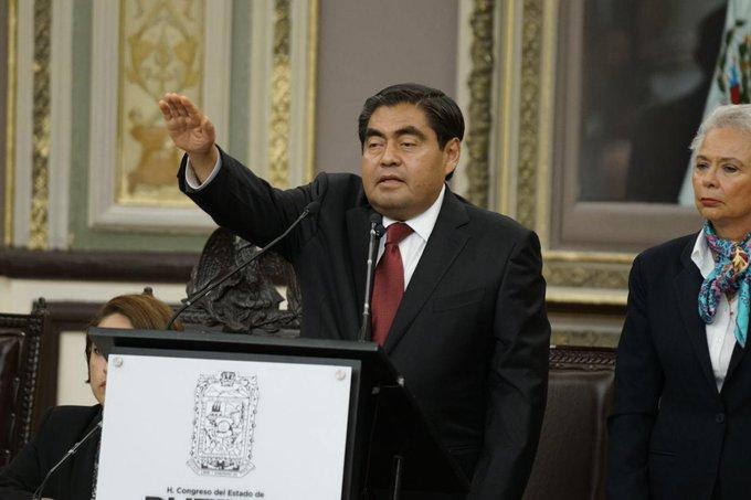 Miguel Barbosa toma protesta como gobernador de Puebla