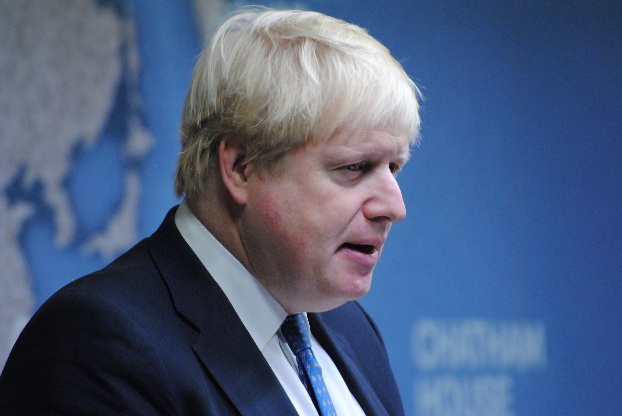 Niega Boris Johnson renuncia para evitar otro retraso al Brexit