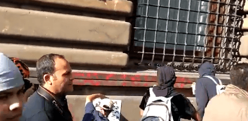 Encapuchados provocan daños a edificio de Banxico durante marcha del 2 de octubre