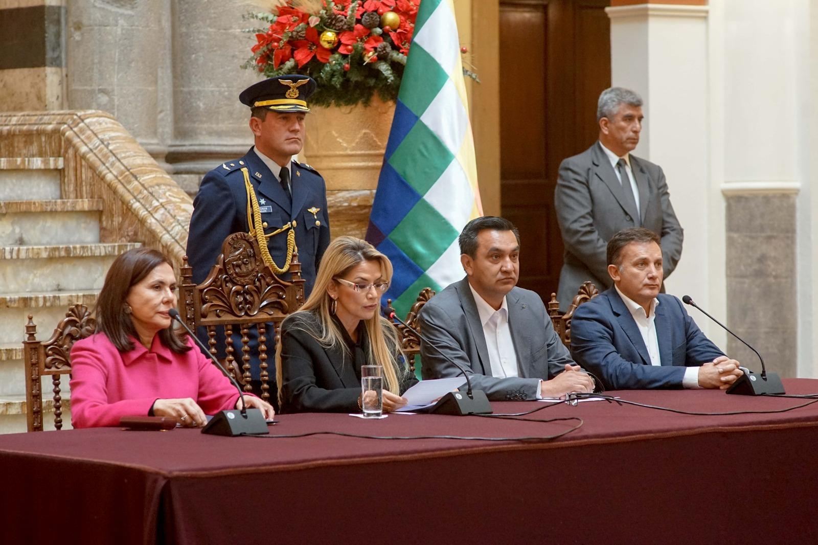 Gobierno de Bolivia expulsa a embajadora de México