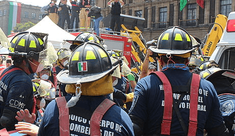 Detienen a exdirector administrativo de bomberos de la CDMX