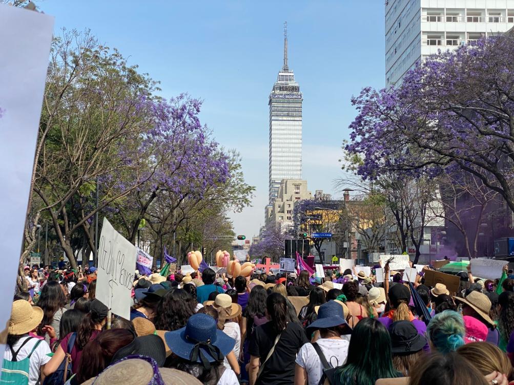 Miles de mujeres marchan en la CDMX contra la violencia de género y los feminicidios, marcha