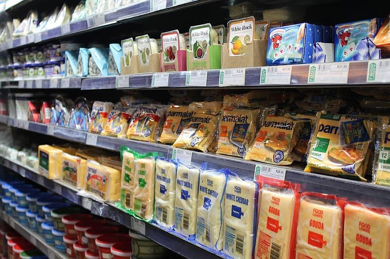 Prohíben la venta de varias marcas de queso y yogurt por engaño a consumidores
