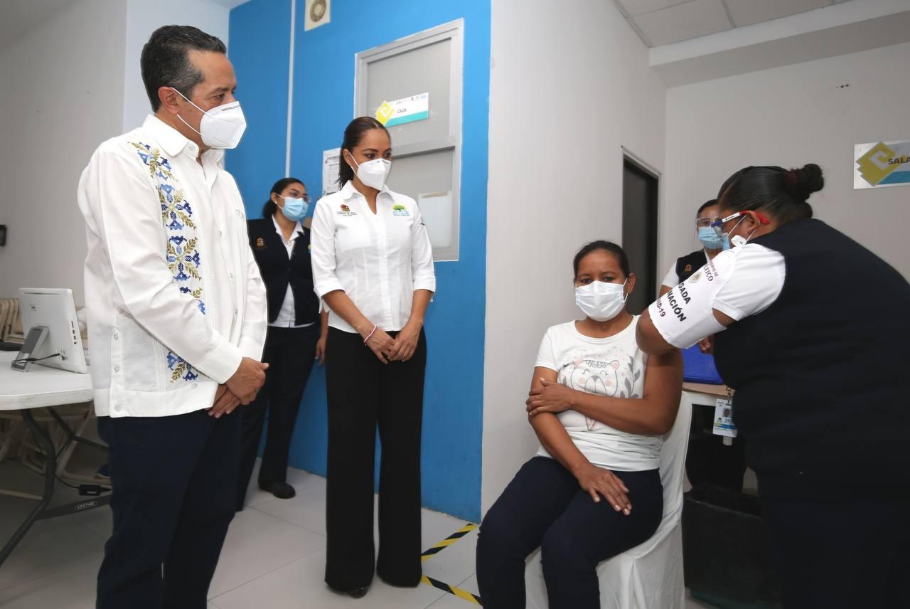 Quintana Roo, primer estado en cumplir con meta de vacunación contra COVID