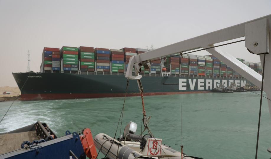 EU echará la mano para desbloquear Canal de Suez