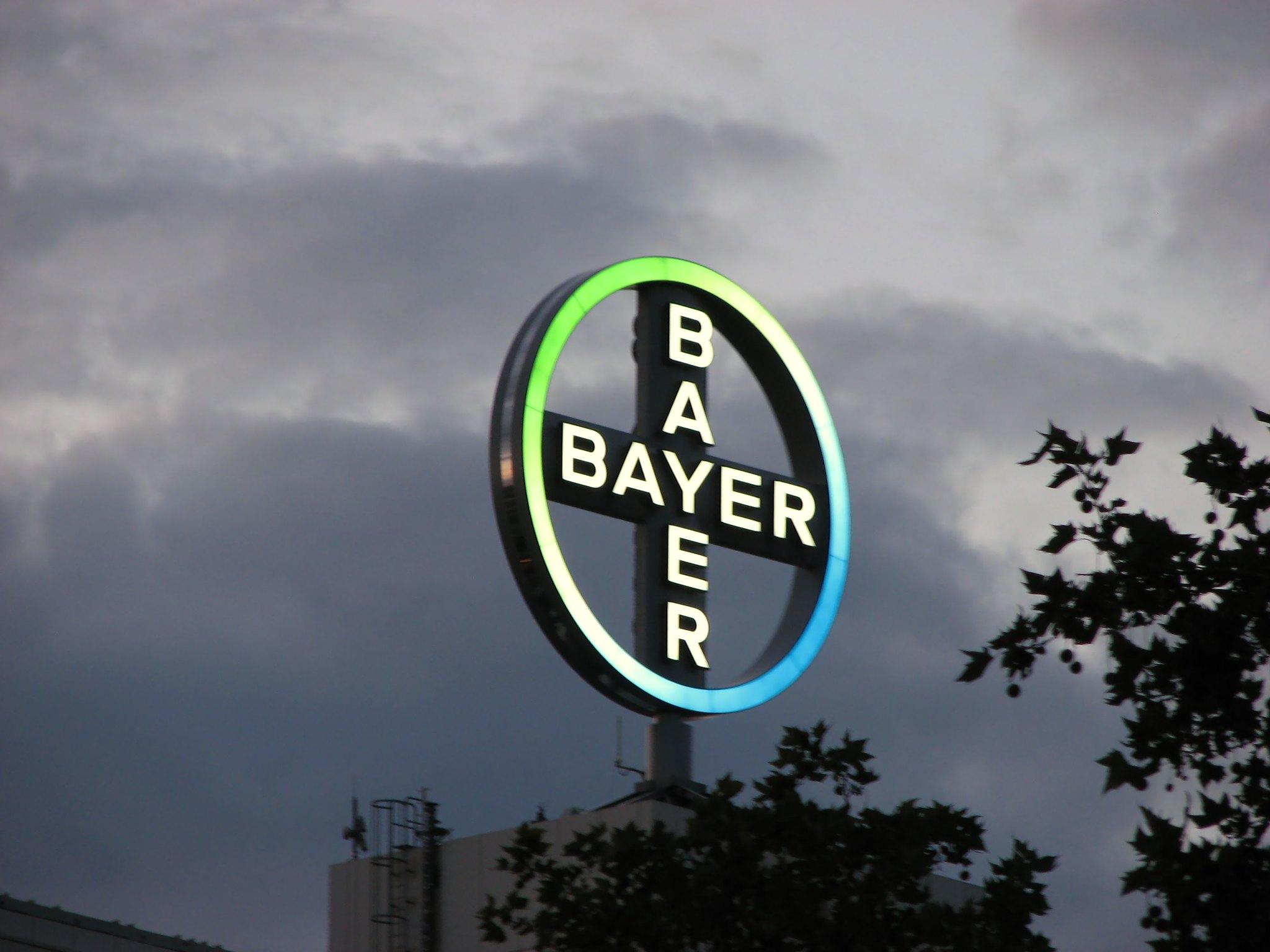 Bayer impugna reforma para compra de medicamentos en el extranjero