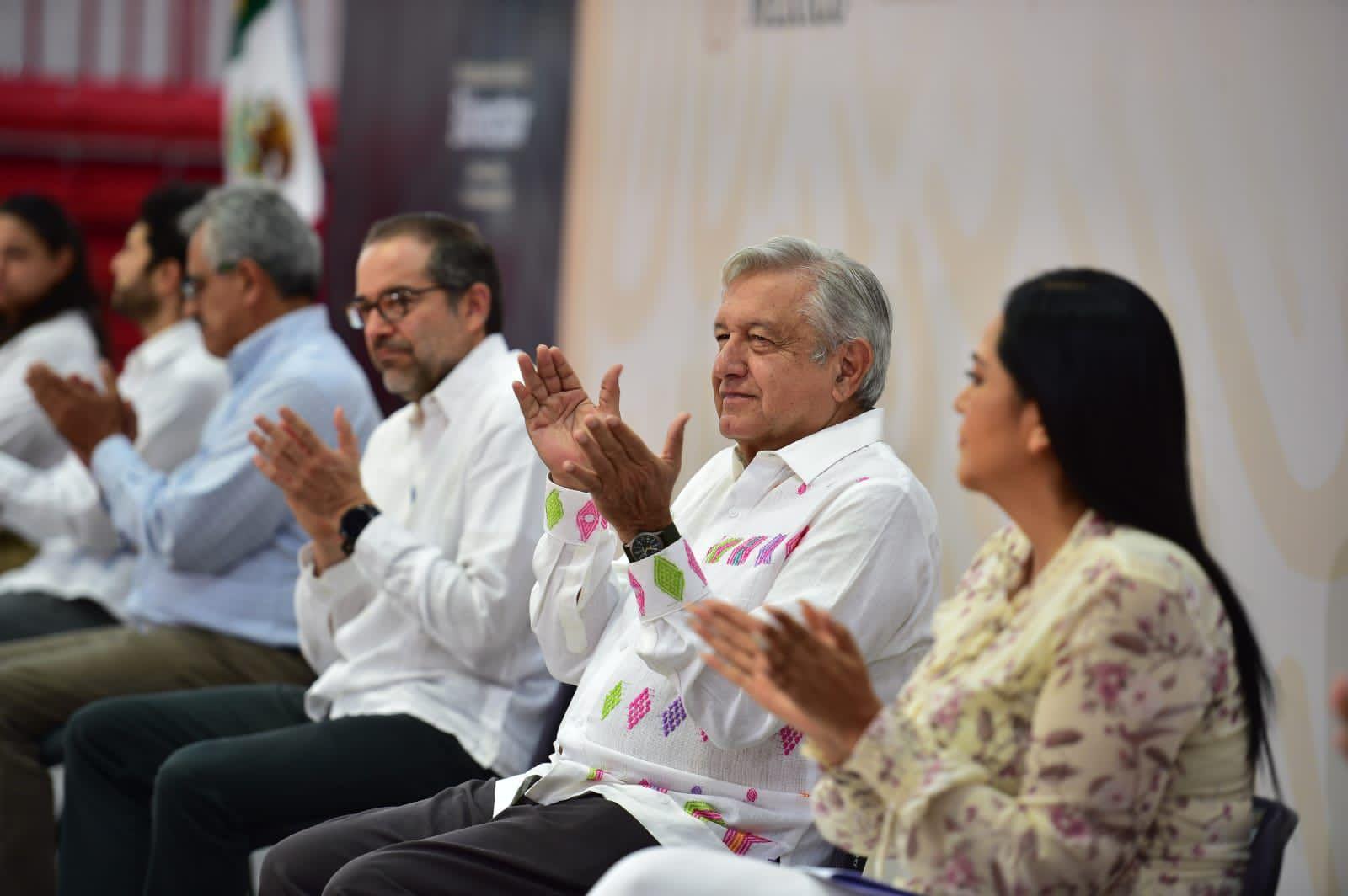Andrés Manuel López Obrador de gira en Colima