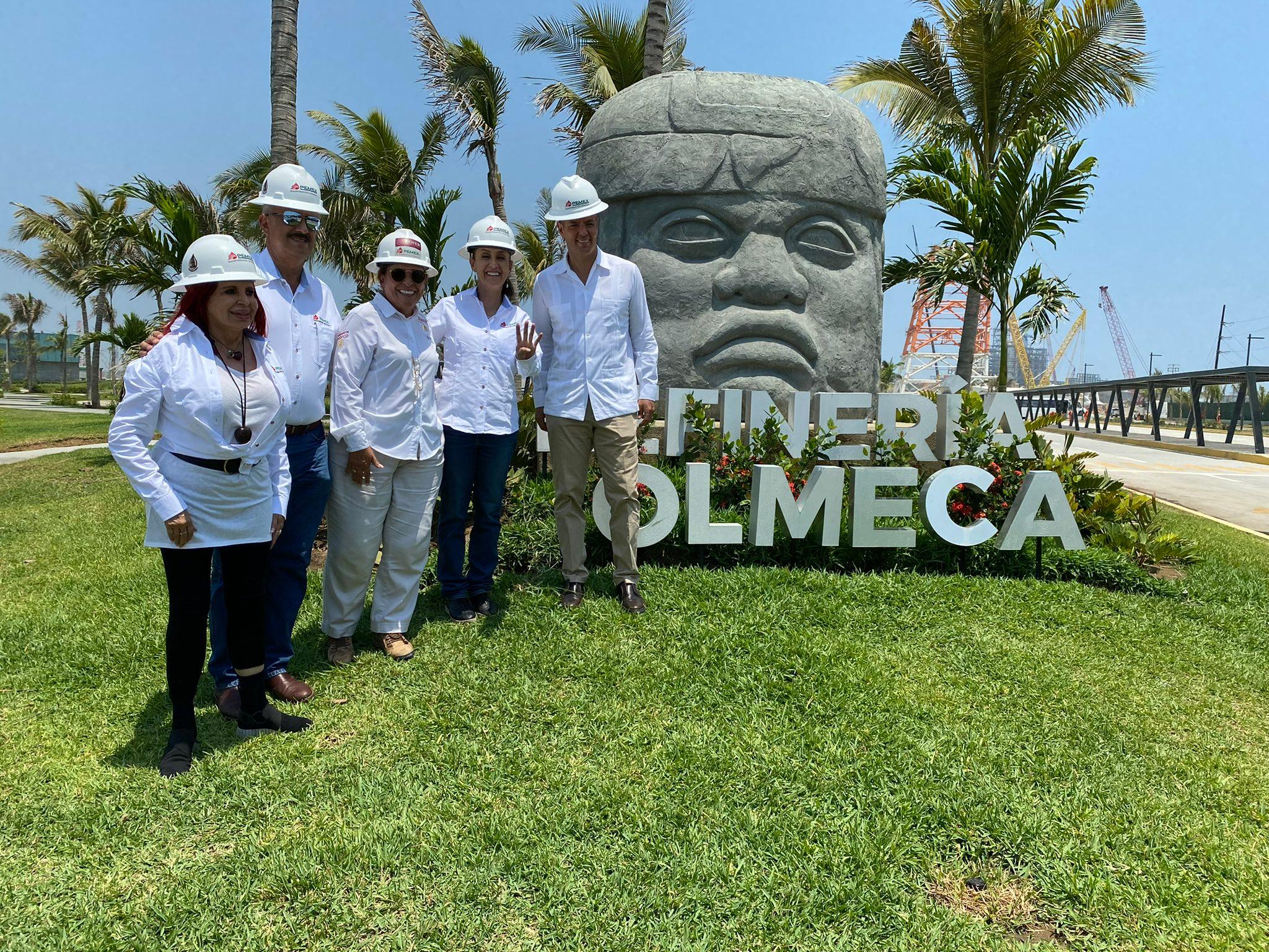 Gobernadores visitaron los avances de construcción de la Refinería de Dos Bocas / @Claudiashein