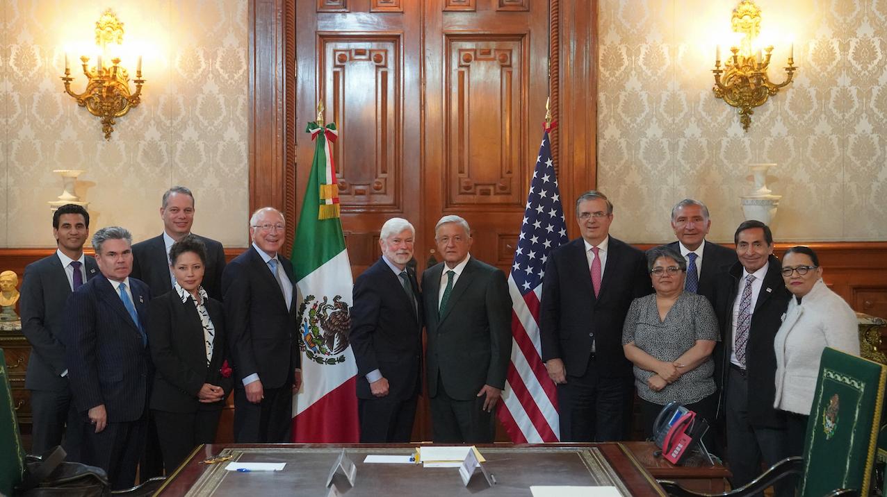Andrés Manuel López Obrador con Chris Dodd / Presidencia de la República