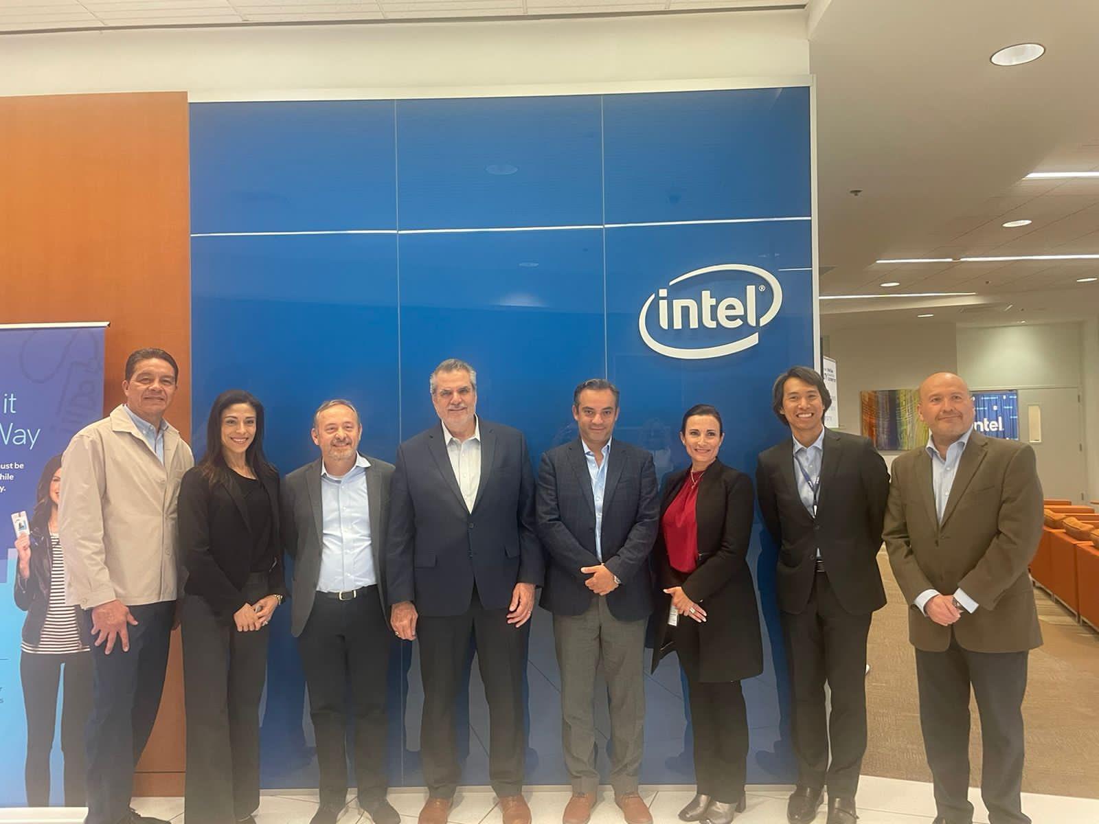 Visita de funcionarios mexicanos a planta de Intel / Secretaría de Economía