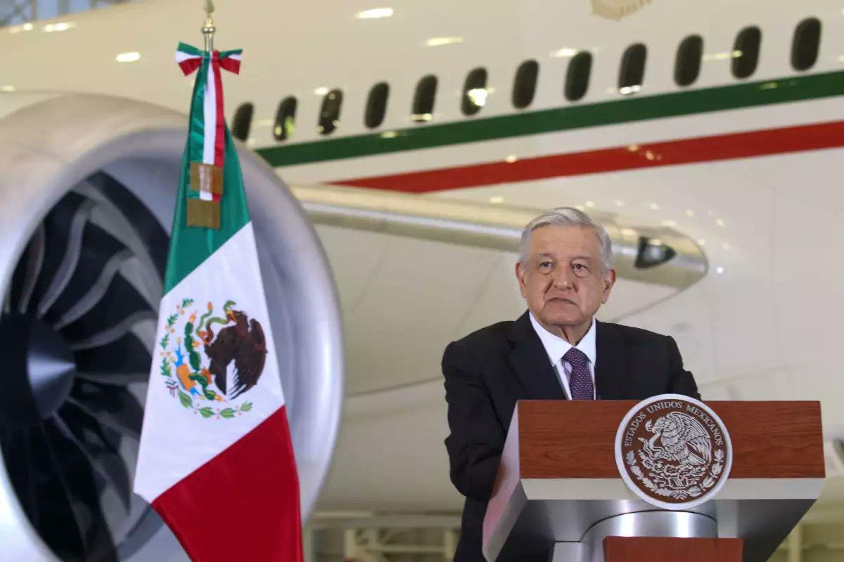 Andrés Manuel López Obrador y el avión presidencial
